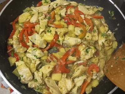 Vištiena su ananasu ir saldžiuoju pipiru Žingsnis 4