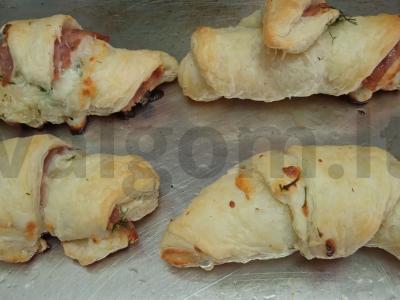 Kruasanai su sūrio dešra, suluguni ir krapais „Pusryčiams“ Žingsnis 8