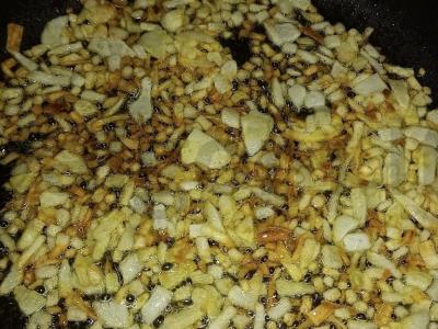 Bulvių košė su karamelizuotais svogūnais ir juodąja druska Žingsnis 5