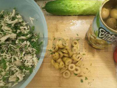 Daržovių salotas su vištiena ir alyvuogėmis Žingsnis 2