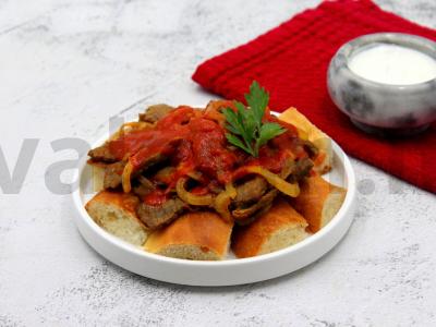 Turkiškas Iskender kebabas pagrindine nuotrauka
