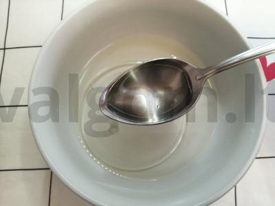 Sūdyto agurkų sausainiai „Gelbėjimosi ratas“ Žingsnis 1