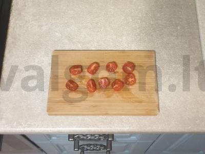 Brusketa su bekonu ir vyšniniais pomidorais Žingsnis 2