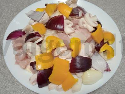 Kepti kiaulienos šašlykai su daržovėmis ir grybais Žingsnis 6