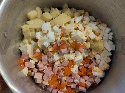 Olivje salotos su žirneliais Žingsnis 4