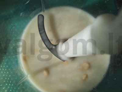 Ananasų-vynuogių kokteilis su žemės riešutais Žingsnis 2