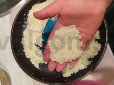 Desertas „Bala bayana“ su kokosų drožlėmis ir kondensuotu pienu Žingsnis 5