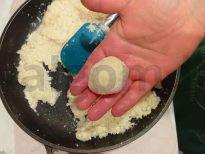 Desertas „Bala bayana“ su kokosų drožlėmis ir kondensuotu pienu Žingsnis 7