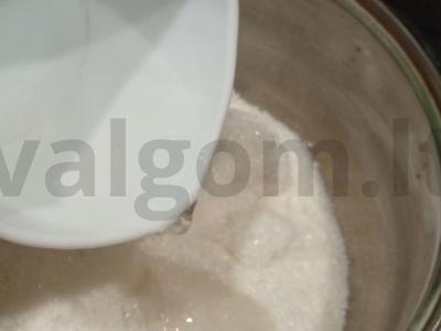 Desertas „Bala bayana“ su kokosų drožlėmis ir kondensuotu pienu Žingsnis 10