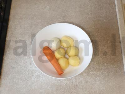 Borsčas vištienos sultinyje be burokėlių Žingsnis 2