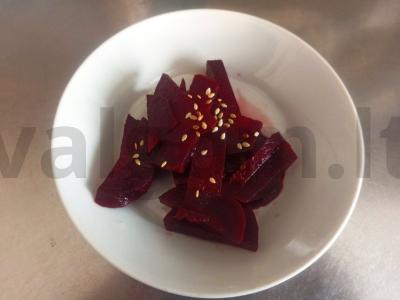 Marinuota burokėliai su gvazdikėliais pagrindine nuotrauka