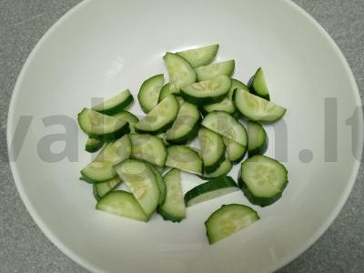 Daržovių salotas su žemės riešutais per 15 minučių Žingsnis 1