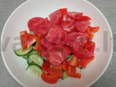 Daržovių salotas su žemės riešutais per 15 minučių Žingsnis 3