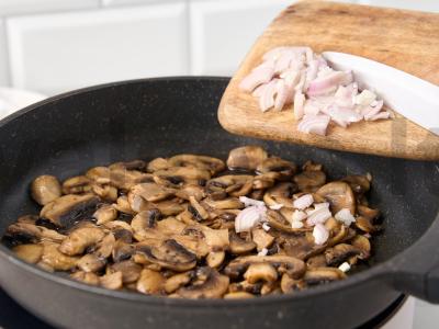 Keptos bulvės su šampinjonais Žingsnis 5