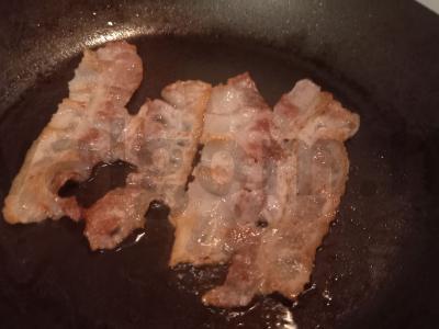 Salotos su figomis, brie sūriu ir bekonu Žingsnis 1