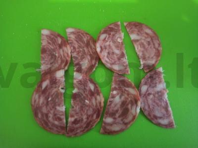 Minkšti skrudinti duonos gabaliukai su bekonu ir salčichonu Žingsnis 3