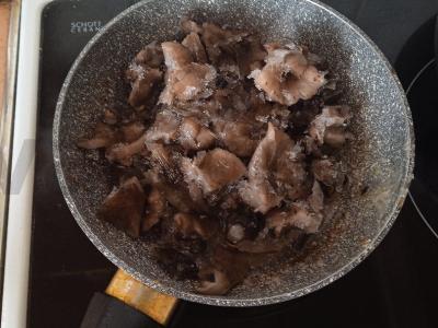 Vištiena su ananasais ir grybais saldžiarūgščiame padaže Žingsnis 1