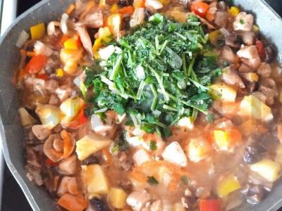 Vištiena su ananasais ir grybais saldžiarūgščiame padaže Žingsnis 9