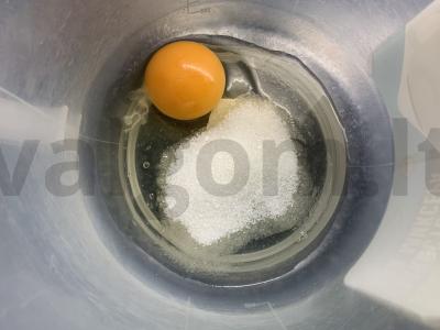 Bananų blynai iš blynų miltų Žingsnis 1