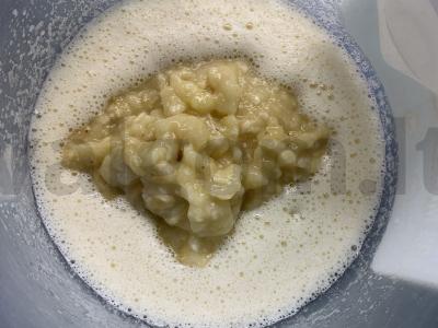 Bananų blynai iš blynų miltų Žingsnis 3