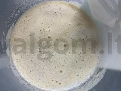 Bananų blynai iš blynų miltų Žingsnis 4