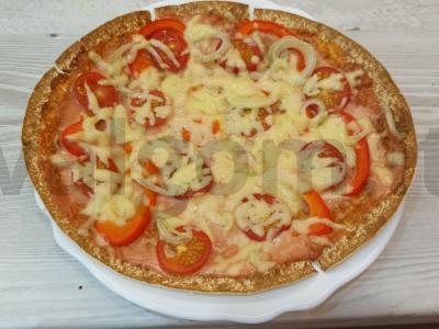 Pica ant lavašo pagrindine nuotrauka