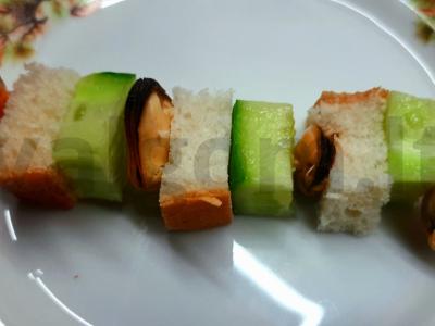 Kanarė su šviežiu agurku ir jūros gėrybėmis pagrindine nuotrauka