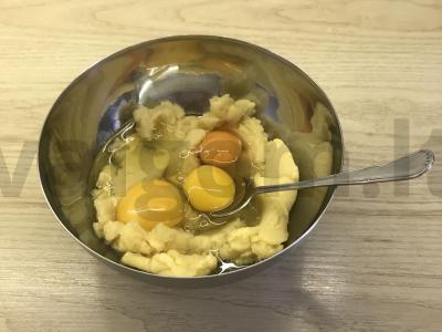 Užkandžių profiteroliai su varškės sūriu Žingsnis 3