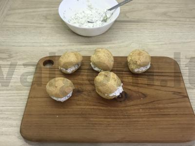 Užkandžių profiteroliai su varškės sūriu Žingsnis 7