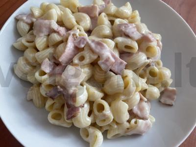 Kreminė karbonara makaronų pagrindine nuotrauka