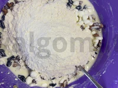 Sūrio sausainiai su tamsiais razinomis ir riešutais Žingsnis 5