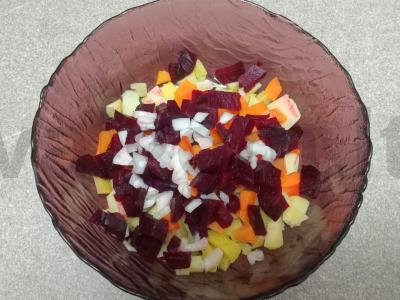 Vinegretas su marinuotais kornišonais ir silke Žingsnis 4