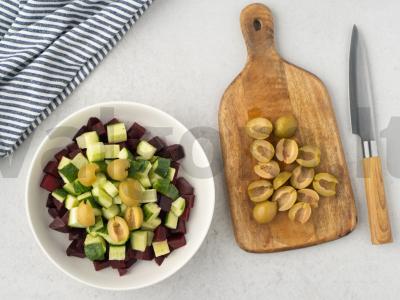 Salotas su burokėliais ir agurkais Žingsnis 4