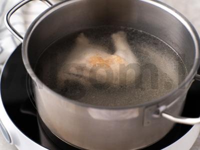 Žalios špinatų sriubos su daržovėmis Žingsnis 1