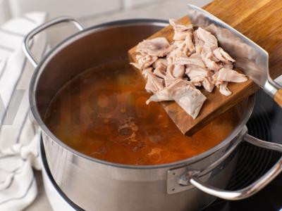 Žalios špinatų sriubos su daržovėmis Žingsnis 5