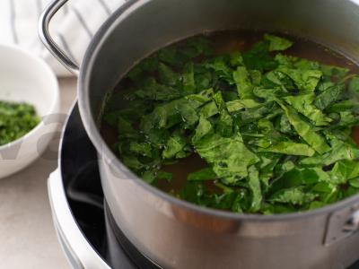 Žalios špinatų sriubos su daržovėmis Žingsnis 6