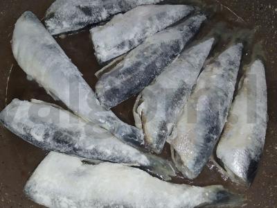 Kepta silkė miltuose keptuvėje Žingsnis 3