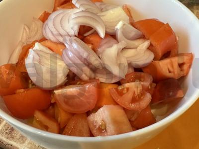 Trijų rūšių pomidorų salotos su krapais Žingsnis 4