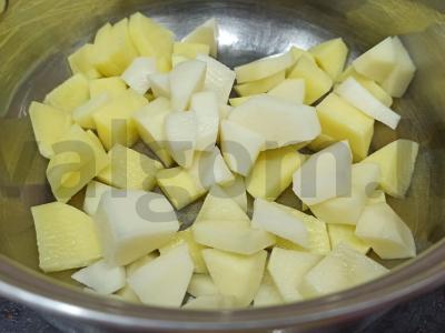 Kaimiškas daržovių ir perlinių kruopų sriuba Žingsnis 1