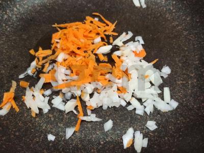 Kaimiškas daržovių ir perlinių kruopų sriuba Žingsnis 4