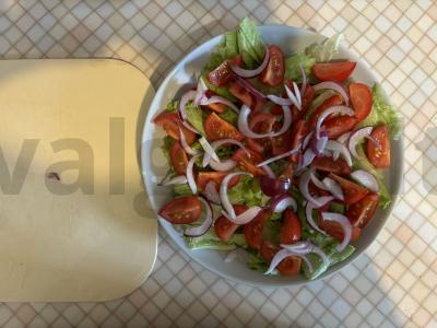 Daržovių salotas „Prašmatnumas“ Žingsnis 5