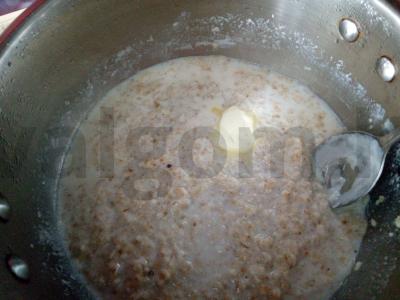 Avižinė košė su džiovintais slyvomis ir cukraus pudra Žingsnis 2