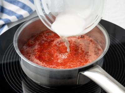 Varškės sūreliai orkaitėje su braškėmis Žingsnis 6