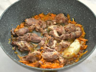 Spagečiai su troškiniu ir sūriu Žingsnis 4