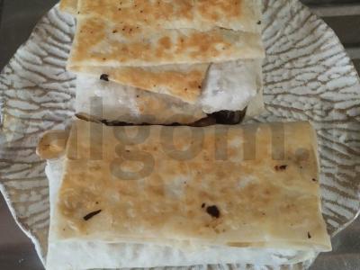 Sotūs pusryčiai iš lavašo su grybų ir faršo įdaru pagrindine nuotrauka