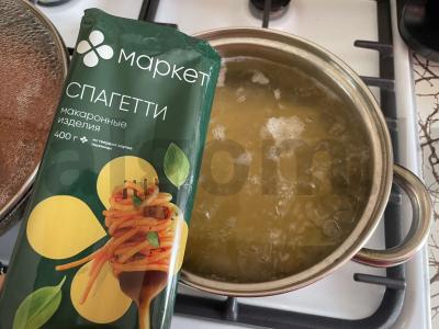 Spagečiai su švelniu mėsos padažu Žingsnis 4