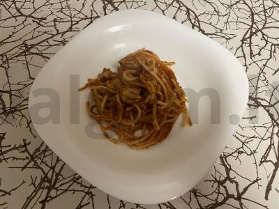 Spagečiai su švelniu mėsos padažu pagrindine nuotrauka