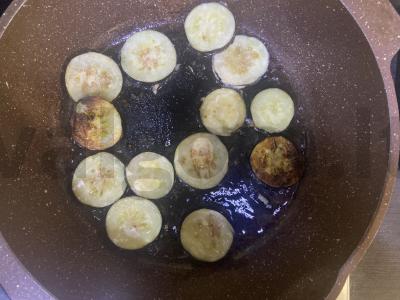 Brusketa su pomidorais ir baklažanais aštriame padaže Žingsnis 2