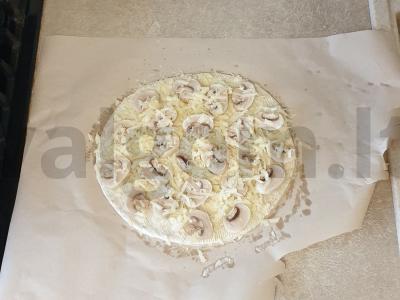 Greita pica su sūriu ir pievagrybiais Žingsnis 4