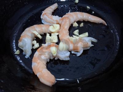 Spagečiai su krevetėmis ir kukurūzų grietinėlės padažu Žingsnis 2